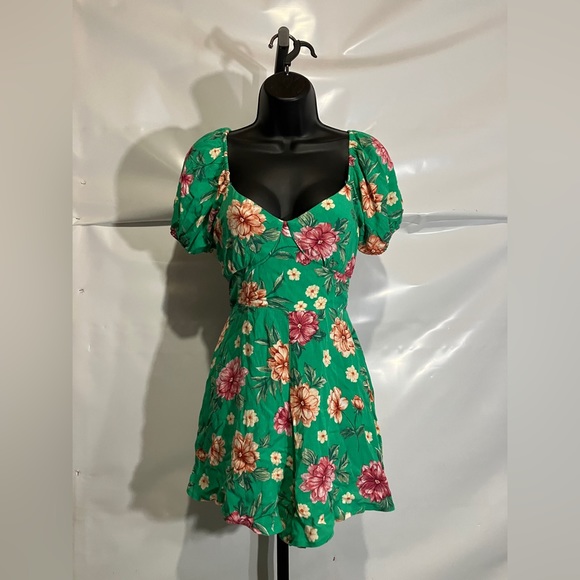 Women’s Floral Tie Back Romper Size Small - Picture 1 of 2